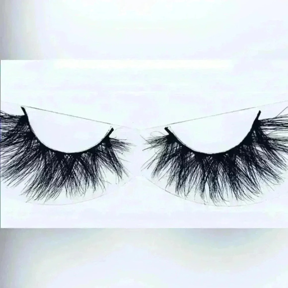 The Boss Lady 3D Lashes ✨ (Premium Quality) - Picture 1 of 4